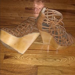 Zigi Sogo high wedges !!